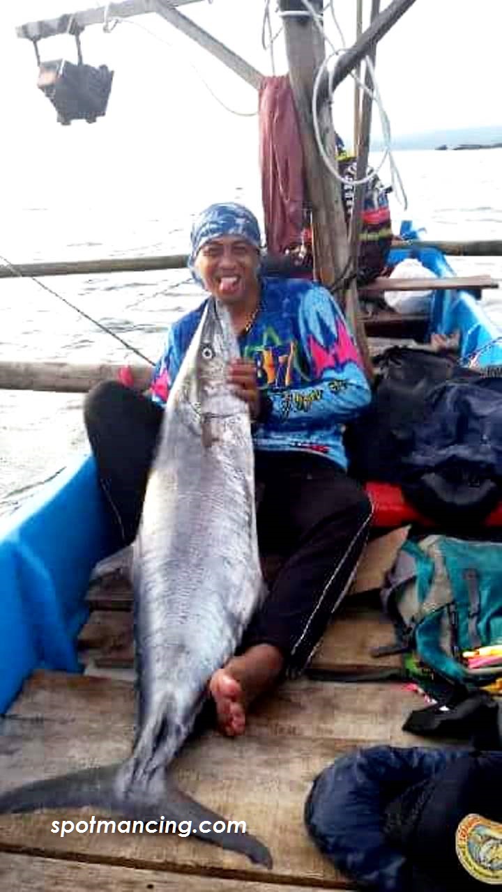 Ikan tengiri seberat 45kg hasil mancing di perairan Munjungan Trenggalek. Angler dari Angler Sempel Surabaya, Mathias Siswartono, foto dikirim Om Apip Dwi Cahyono