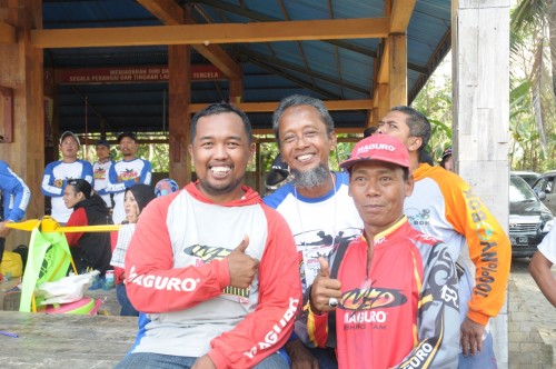 Om Setyawan Setya (kiri), Pak Dhe Pudjo Atmadji dan Om Wayang Uwong… rukun.