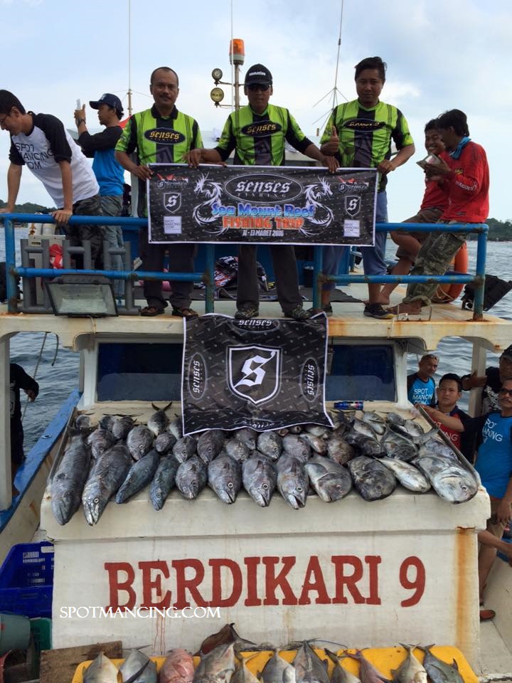 Tim spotmancing.com dengan jersey Senses Fishing Indonesia