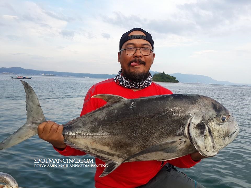 Om Muhdi (Mata Pancing - MNCTV) berpose dengan GT SMR