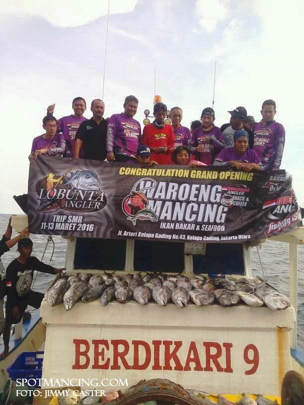 Tim mancing dengan jersey dari Waroeng Pancing