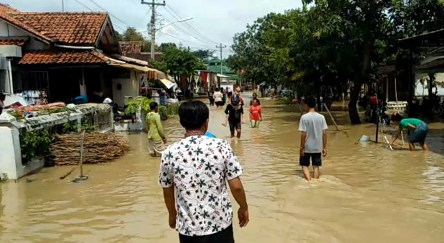 Banjir melanda 5 desa di Brebes -foto Radar Tegal